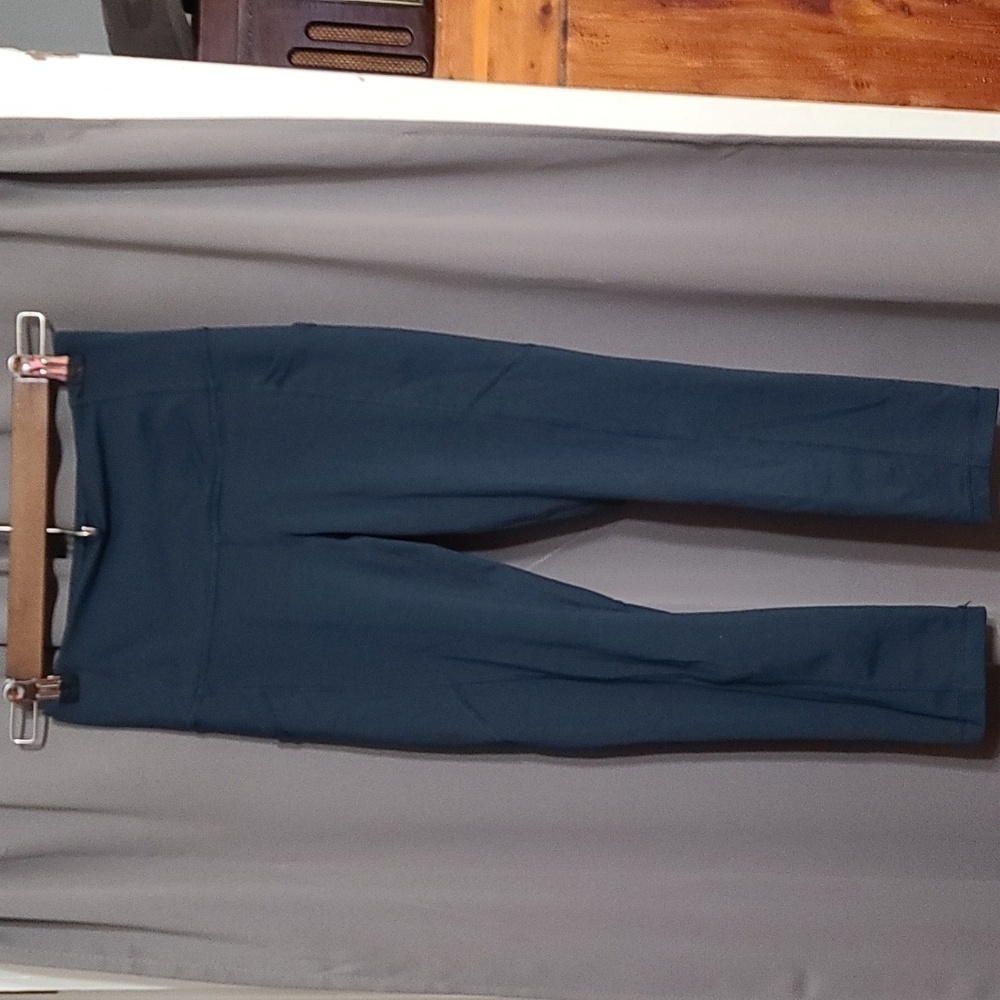 Yogalicious Lux Womens Yoga Capris Leggings Pants Navy Pockets Size XS EUC